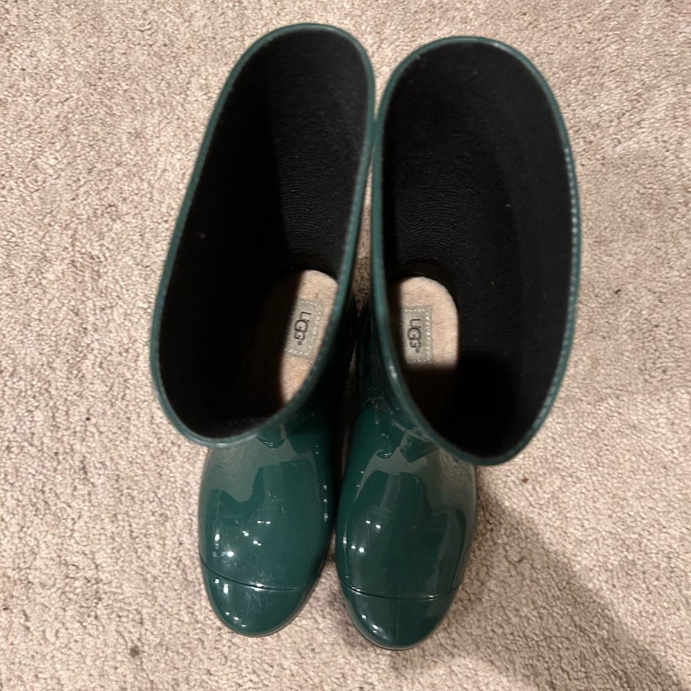 UGG rain boots woman size 5